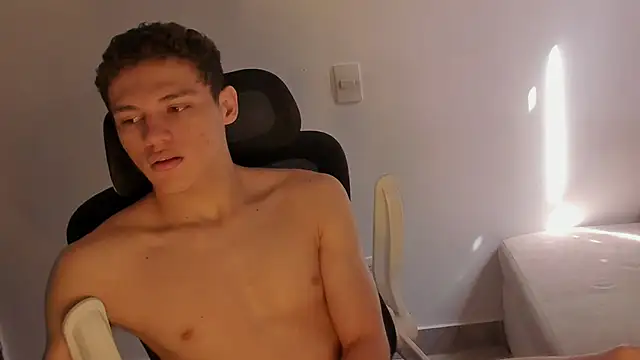 Snapshot of laurent_nova chatting on February 14, 2026, 6:52 pm laurent nova online show from February 14, 2026, 6:52 pm