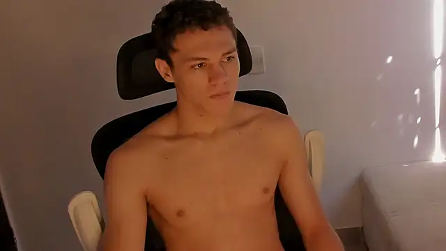 Snapshot of laurent_nova chatting on February 17, 2026, 7:22 pm laurent nova online show from February 17, 2026, 7:22 pm