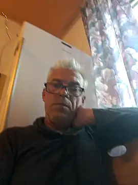 Picolo4111 online show from October 10, 2025, 1:23 pm
