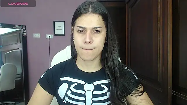 Snapshot of Luciana_Ortiz1 chatting on February 8, 2025, 2:38 pm Luciana Ortiz1 online show from February 8, 2025, 2:38 pm