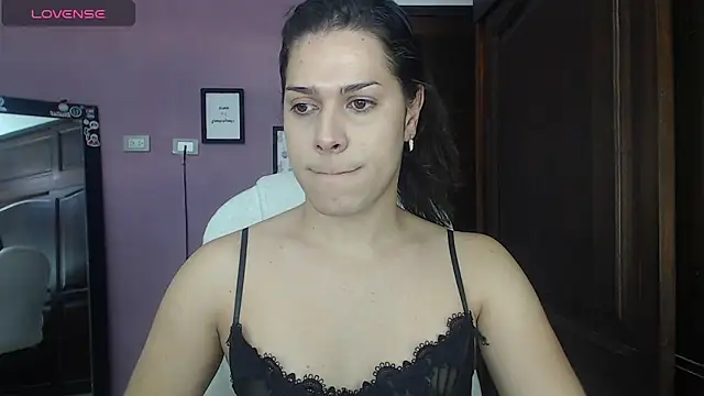 Snapshot of Luciana_Ortiz1 chatting on March 10, 2025, 1:54 pm Luciana Ortiz1 online show from March 10, 2025, 1:54 pm