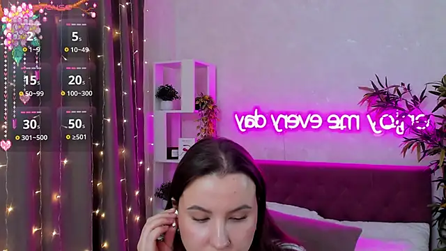 Snapshot of FeralPeach chatting on March 2, 2025, 11:52 am FeralPeach online show from March 2, 2025, 11:52 am