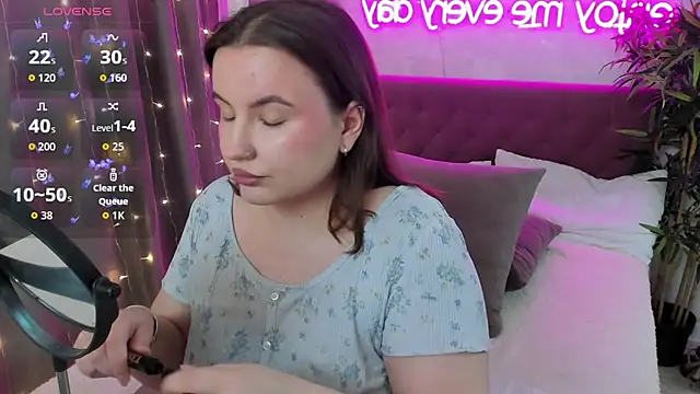 FeralPeach online show from February 5, 2026, 6:42 am