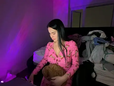 yourgoddessangela online show from November 17, 2025, 2:04 am