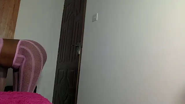 Snapshot of Rose_berry chatting on February 28, 2025, 3:26 pm Rose berry online show from February 28, 2025, 3:26 pm