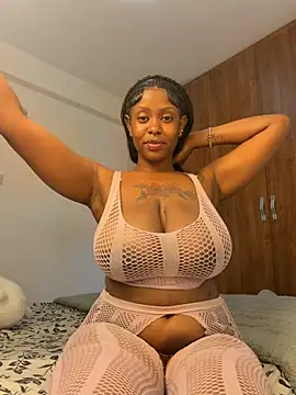 Snapshot of Rose_berry chatting on May 10, 2026, 12:31 pm Rose berry online show from May 10, 2026, 12:31 pm