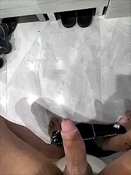 Snapshot of -Manu-85 chatting on March 3, 2025, 4:36 pm -Manu-85 online show from March 3, 2025, 4:36 pm