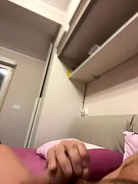 Snapshot of -Manu-85 chatting on October 8, 2025, 5:24 pm -Manu-85 online show from October 8, 2025, 5:24 pm