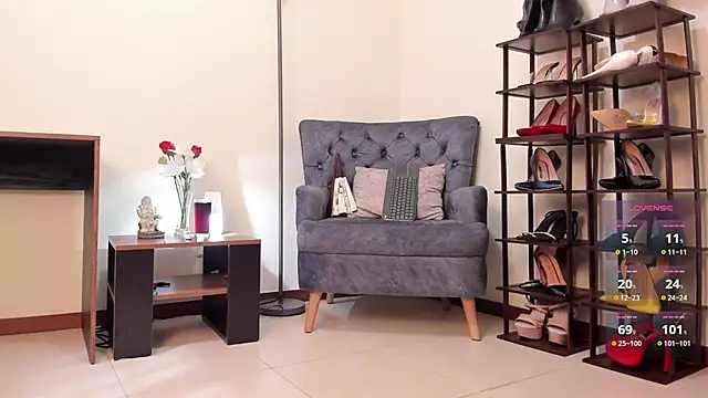 missmabelle online show from March 19, 2025, 2:35 pm