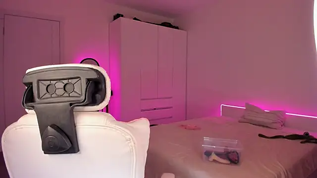 Eva Davi online show from February 27, 2025, 2:03 am