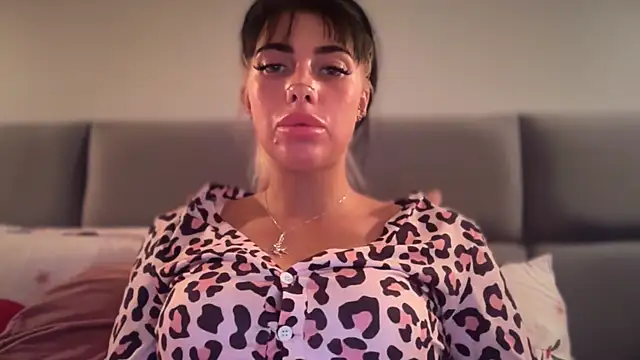 Marakuia054 online show from November 4, 2025, 7:50 pm