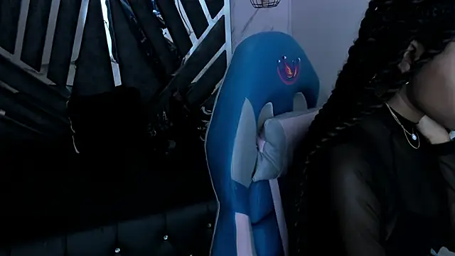 Queen perla  online show from October 24, 2025, 6:18 pm