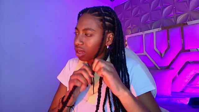 Snapshot of Queen_perla_ chatting on April 26, 2026, 1:41 pm Queen perla online show from April 26, 2026, 1:41 pm
