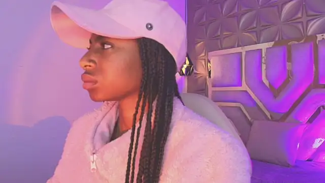 Snapshot of Queen_perla_ chatting on March 20, 2026, 12:06 pm Queen perla online show from March 20, 2026, 12:06 pm