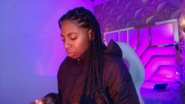Snapshot of Queen_perla_ chatting on April 30, 2026, 12:12 pm Queen perla online show from April 30, 2026, 12:12 pm