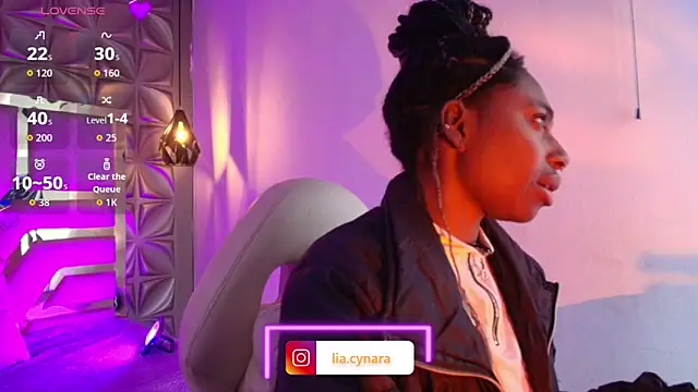 Queen perla  online show from February 18, 2026, 12:01 pm