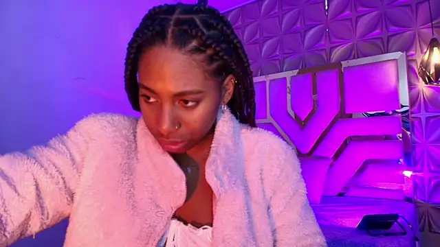 Snapshot of Queen_perla_ chatting on May 1, 2026, 12:10 pm Queen perla online show from May 1, 2026, 12:10 pm