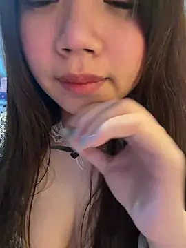 Snapshot of Hotellinh12 chatting on April 20, 2026, 12:08 pm Hotellinh12 online show from April 20, 2026, 12:08 pm
