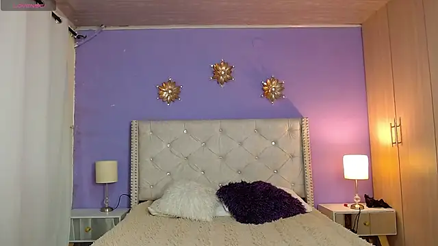 Kim and Mia online show from September 27, 2025, 11:49 am