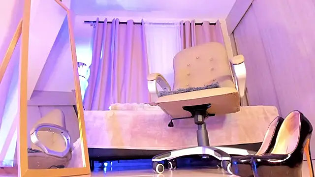 thais dreams online show from March 12, 2025, 12:26 pm