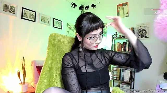 Conlosmichis online show from April 9, 2026, 11:00 pm