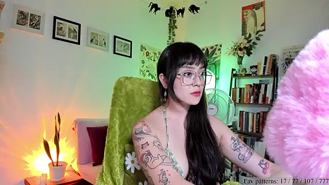 Conlosmichis online show from March 26, 2026, 12:42 am