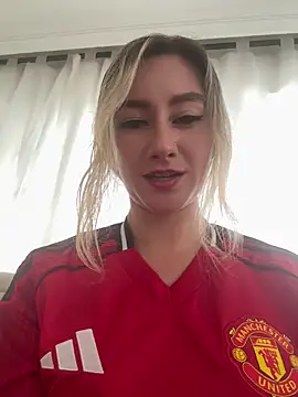 Snapshot of MaryDeniro chatting on February 1, 2026, 4:49 pm MaryDeniro online show from February 1, 2026, 4:49 pm