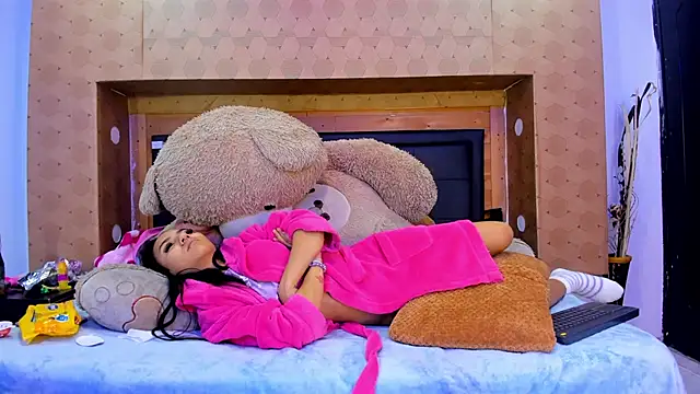 SofiAndNicol online show from November 19, 2025, 11:21 am