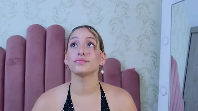 Agnescruzz online show from October 24, 2025, 4:28 pm