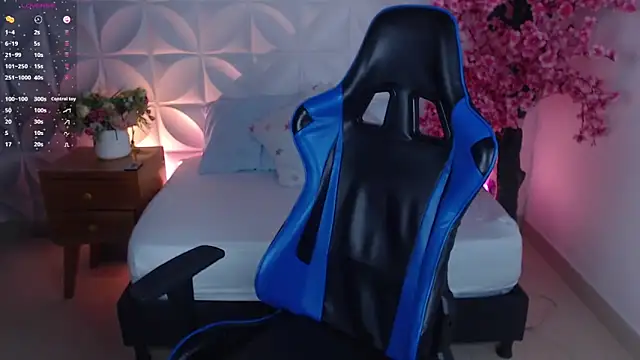 Snapshot of lizowenn_ chatting on November 14, 2025, 8:34 pm lizowenn online show from November 14, 2025, 8:34 pm