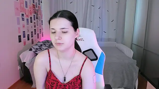 Snapshot of Vanessa_Verona chatting on March 10, 2025, 11:45 am Vanessa Verona online show from March 10, 2025, 11:45 am