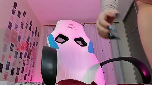 Snapshot of Vanessa_Verona chatting on November 8, 2025, 5:22 am Vanessa Verona online show from November 8, 2025, 5:22 am