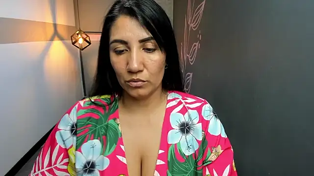 Snapshot of GiaFox_ chatting on March 9, 2025, 7:01 am GiaFox online show from March 9, 2025, 7:01 am