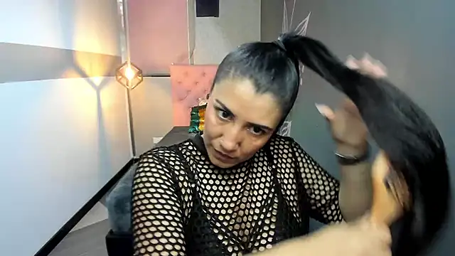 Snapshot of GiaFox_ chatting on March 19, 2025, 1:29 pm GiaFox online show from March 19, 2025, 1:29 pm