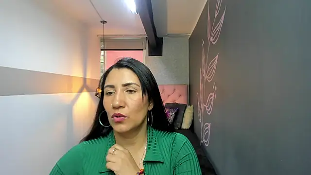 Snapshot of GiaFox_ chatting on February 26, 2025, 12:16 pm GiaFox online show from February 26, 2025, 12:16 pm