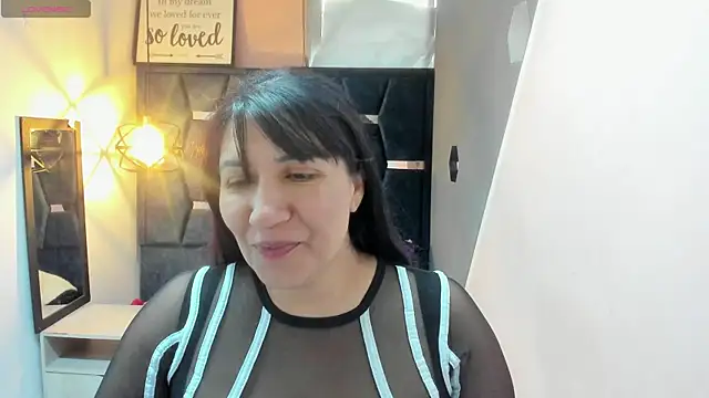 Snapshot of GiaFox_ chatting on October 4, 2025, 1:34 pm GiaFox online show from October 4, 2025, 1:34 pm