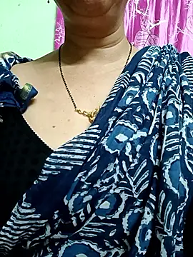 Rosy-B online show from May 19, 2026, 10:06 pm