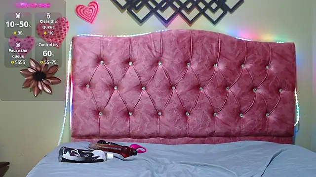 blue violette  online show from February 15, 2025, 4:34 pm