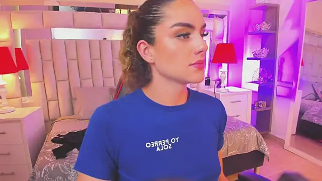 Snapshot of mariiahneedles chatting on March 11, 2025, 4:08 am mariiahneedles online show from March 11, 2025, 4:08 am