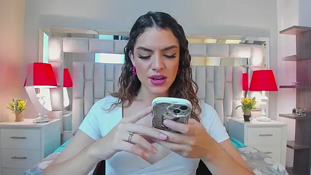 Snapshot of mariiahneedles chatting on October 13, 2025, 9:38 pm mariiahneedles online show from October 13, 2025, 9:38 pm