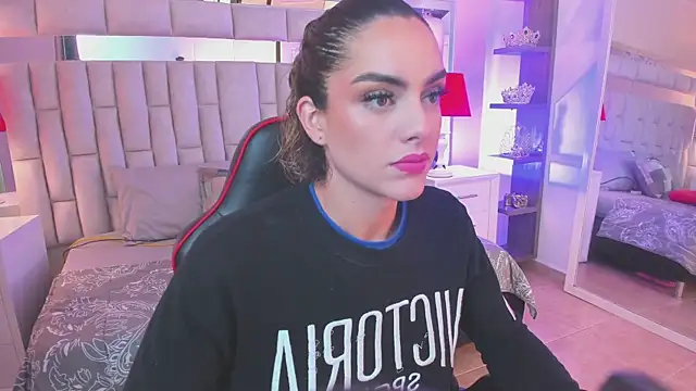 Snapshot of mariiahneedles chatting on March 11, 2025, 1:05 am mariiahneedles online show from March 11, 2025, 1:05 am