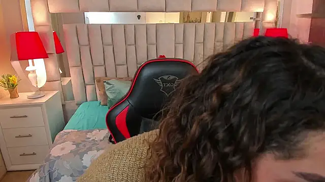 Snapshot of mariiahneedles chatting on October 11, 2025, 12:22 am mariiahneedles online show from October 11, 2025, 12:22 am