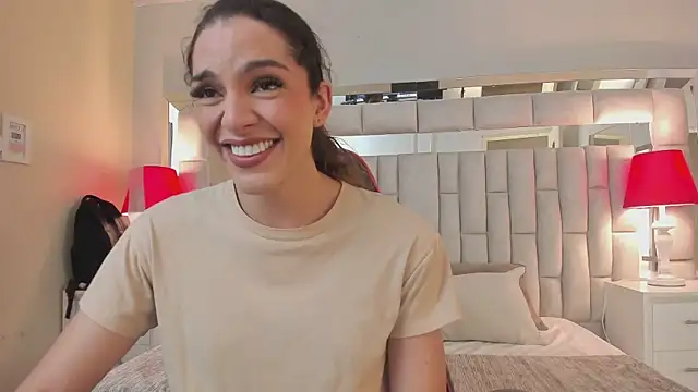 Snapshot of mariiahneedles chatting on October 23, 2025, 12:31 am mariiahneedles online show from October 23, 2025, 12:31 am