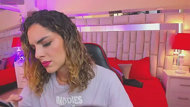 Snapshot of mariiahneedles chatting on March 17, 2025, 9:57 pm mariiahneedles online show from March 17, 2025, 9:57 pm