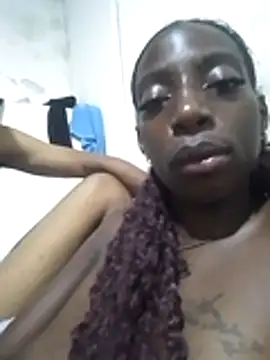 Snapshot of spicycouplex chatting on December 19, 2025, 7:11 am spicycouplex online show from December 19, 2025, 7:11 am