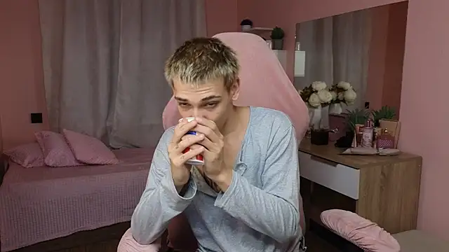 Nick Win online show from October 28, 2025, 5:56 pm