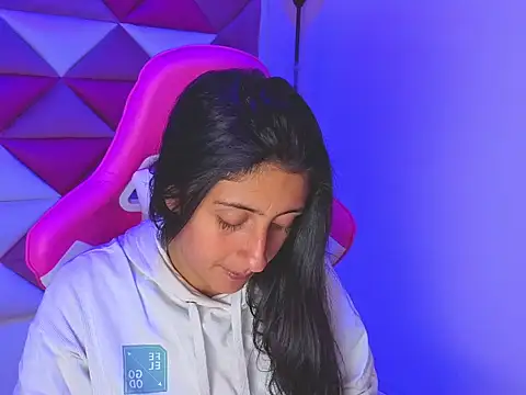 Cameron cutte online show from December 16, 2025, 2:49 am