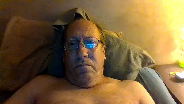 Snapshot of hornyrich69 chatting on May 13, 2026, 6:31 am hornyrich69 online show from May 13, 2026, 6:31 am