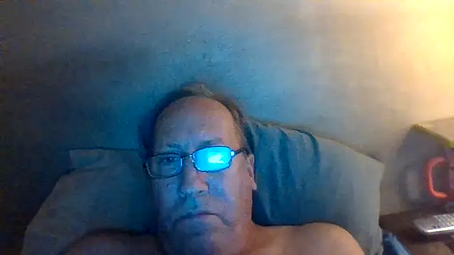 Snapshot of hornyrich69 chatting on February 2, 2026, 5:17 am hornyrich69 online show from February 2, 2026, 5:17 am