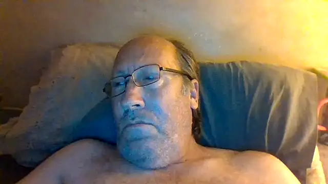 Snapshot of hornyrich69 chatting on June 8, 2026, 7:42 am hornyrich69 online show from June 8, 2026, 7:42 am